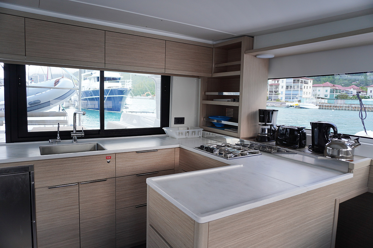 Lagoon 46 - 4 + 2 cab. — photo 11