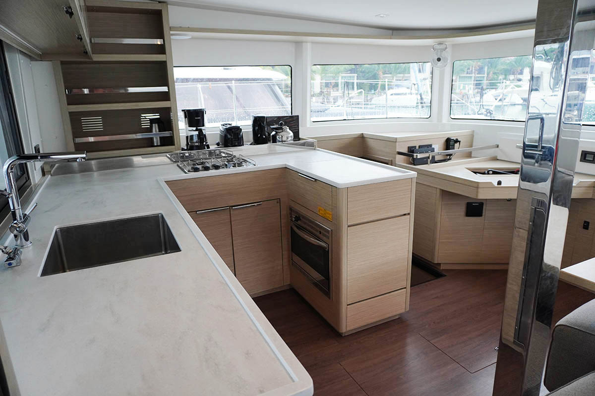 Lagoon 46 - 4 + 2 cab. — photo 9