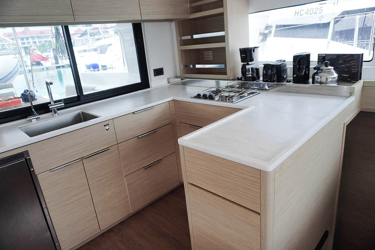 Lagoon 46 - 4 + 2 cab. — photo 11