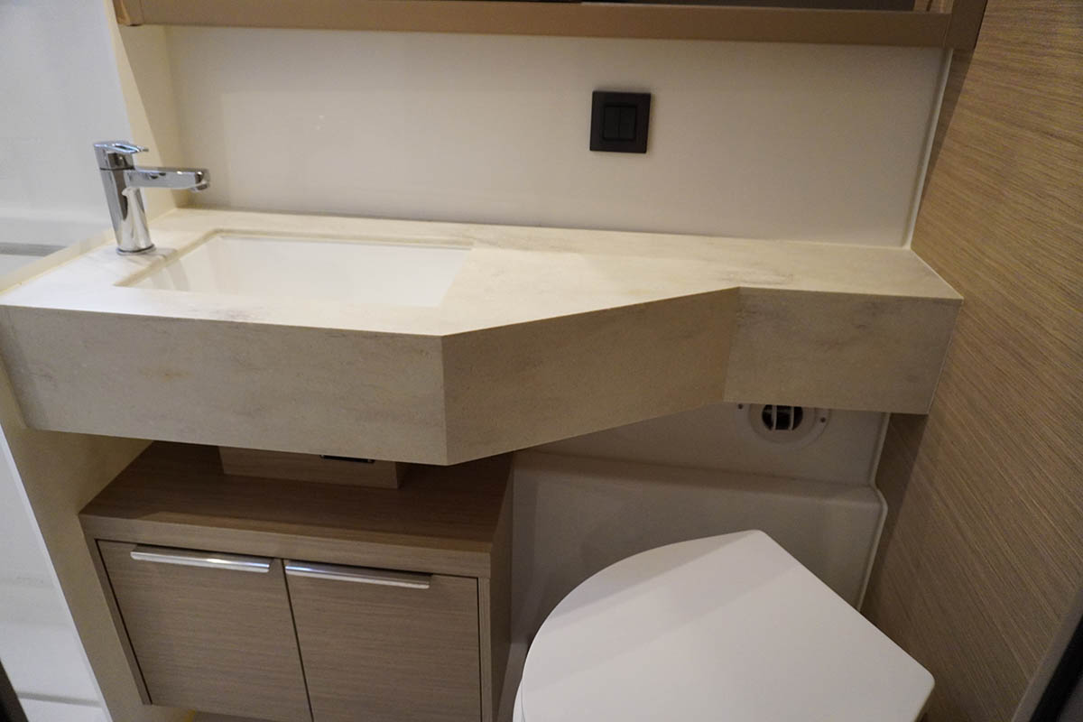 Lagoon 46 - 4 + 2 cab. — photo 20