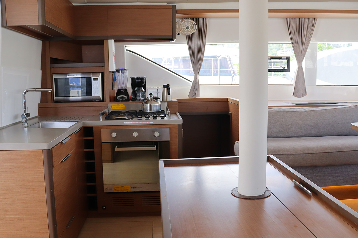 Lagoon 50 - 6 + 2 cab. — photo 19