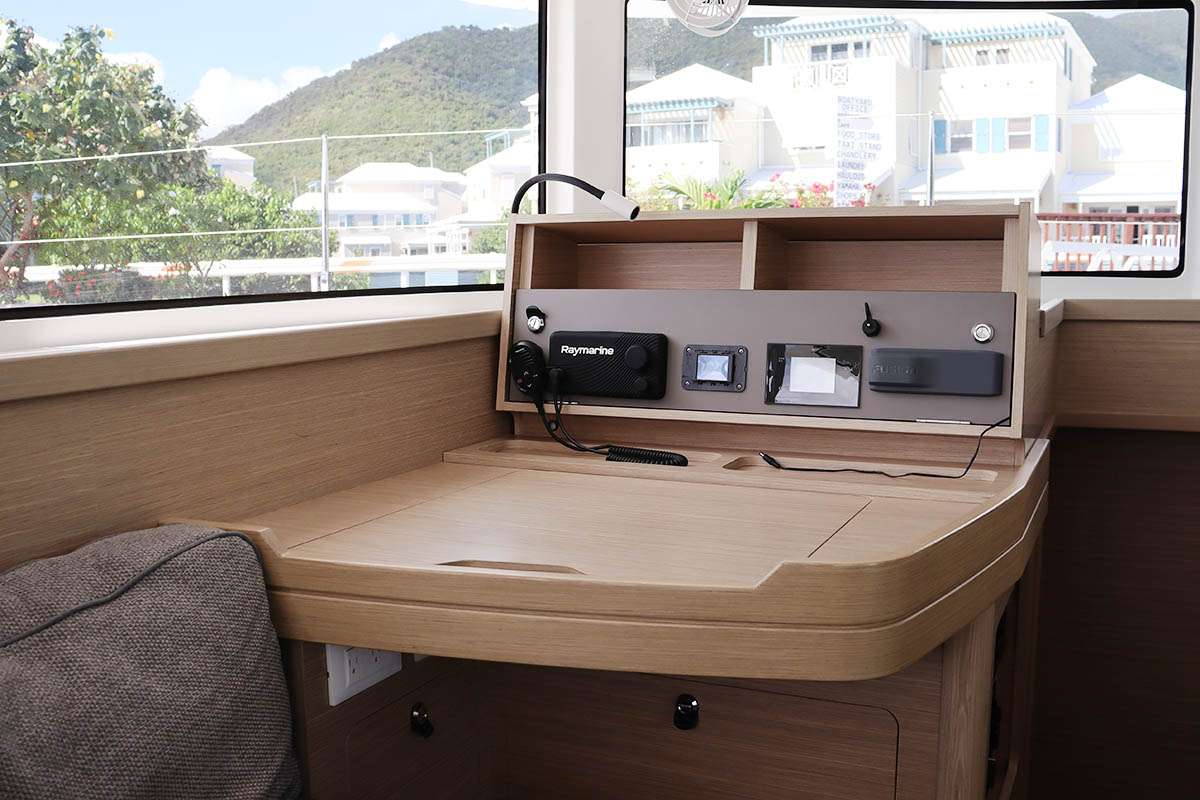 Lagoon 42 - 4 + 2 cab. — photo 9