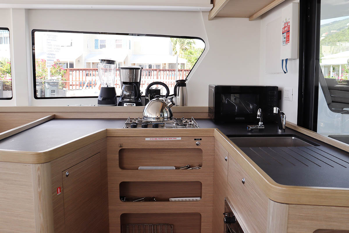Lagoon 42 - 4 + 2 cab. — photo 10