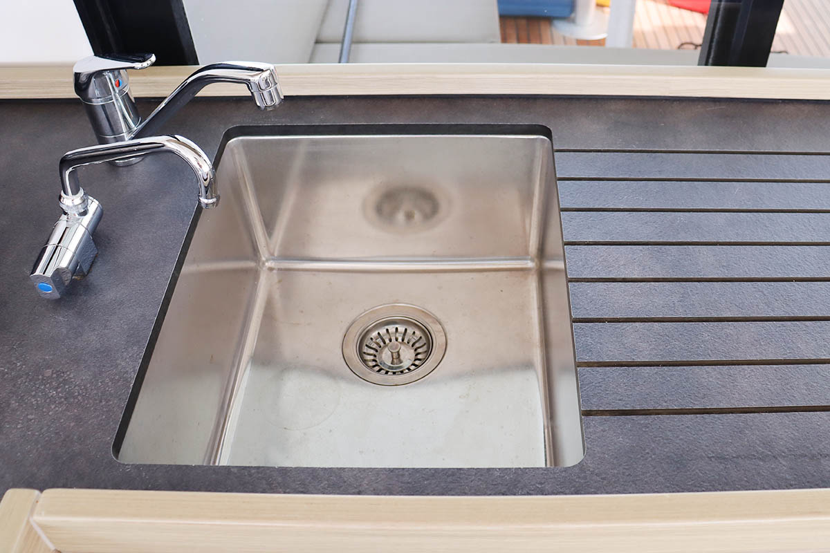 Lagoon 42 - 4 + 2 cab. — photo 12