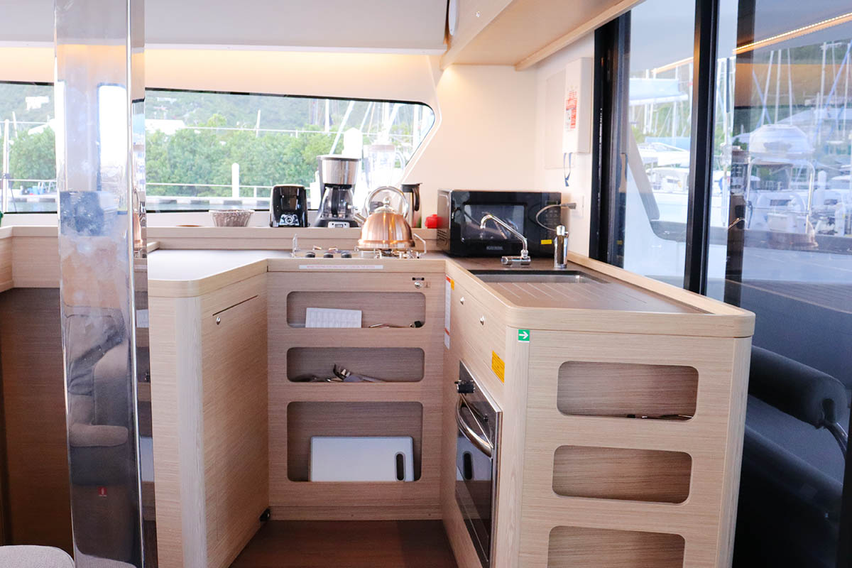 Lagoon 42 - 4 + 2 cab. — photo 13