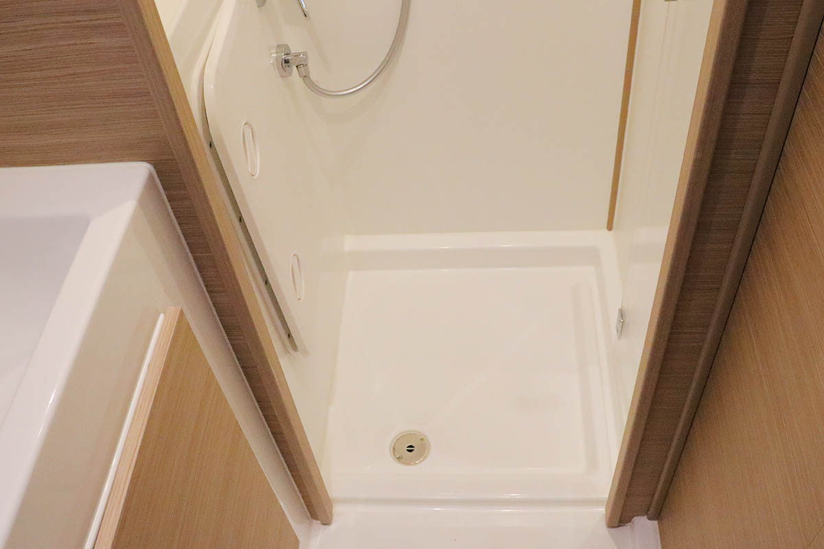 Lagoon 42 - 4 + 2 cab. — photo 28
