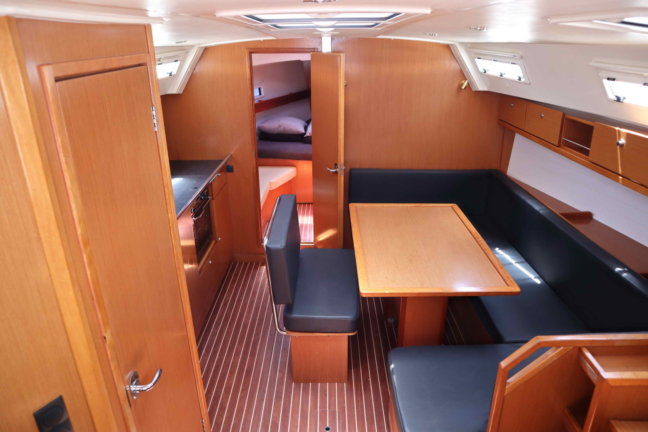 Bavaria Cruiser 40 — photo 11