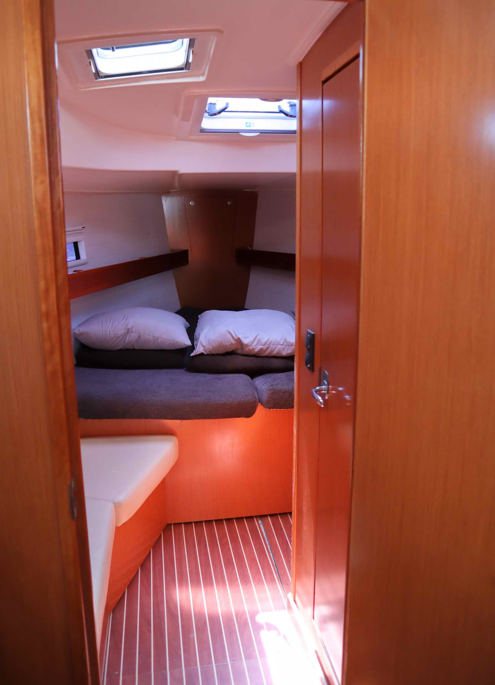 Bavaria Cruiser 40 — photo 18