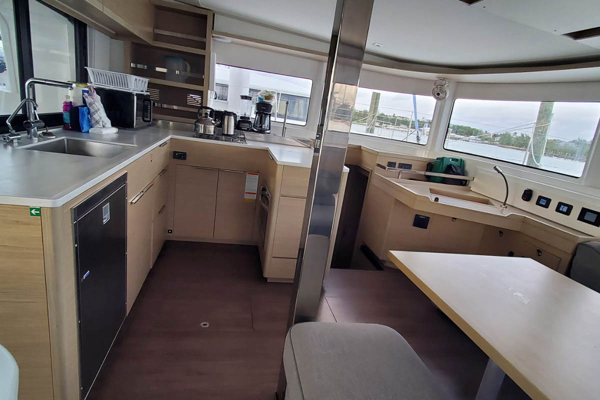 Lagoon 46 - 4 + 2 cab. — photo 8