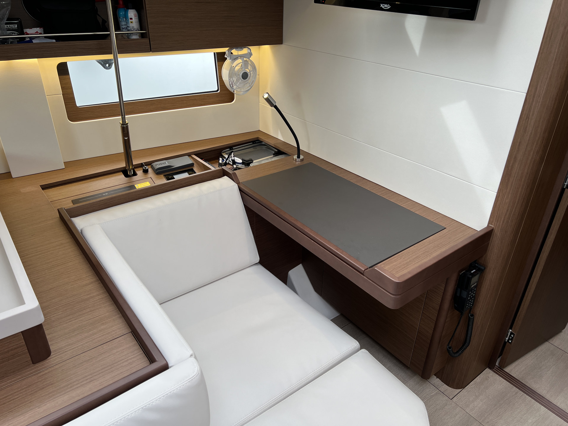 Oceanis 51.1 — photo 12