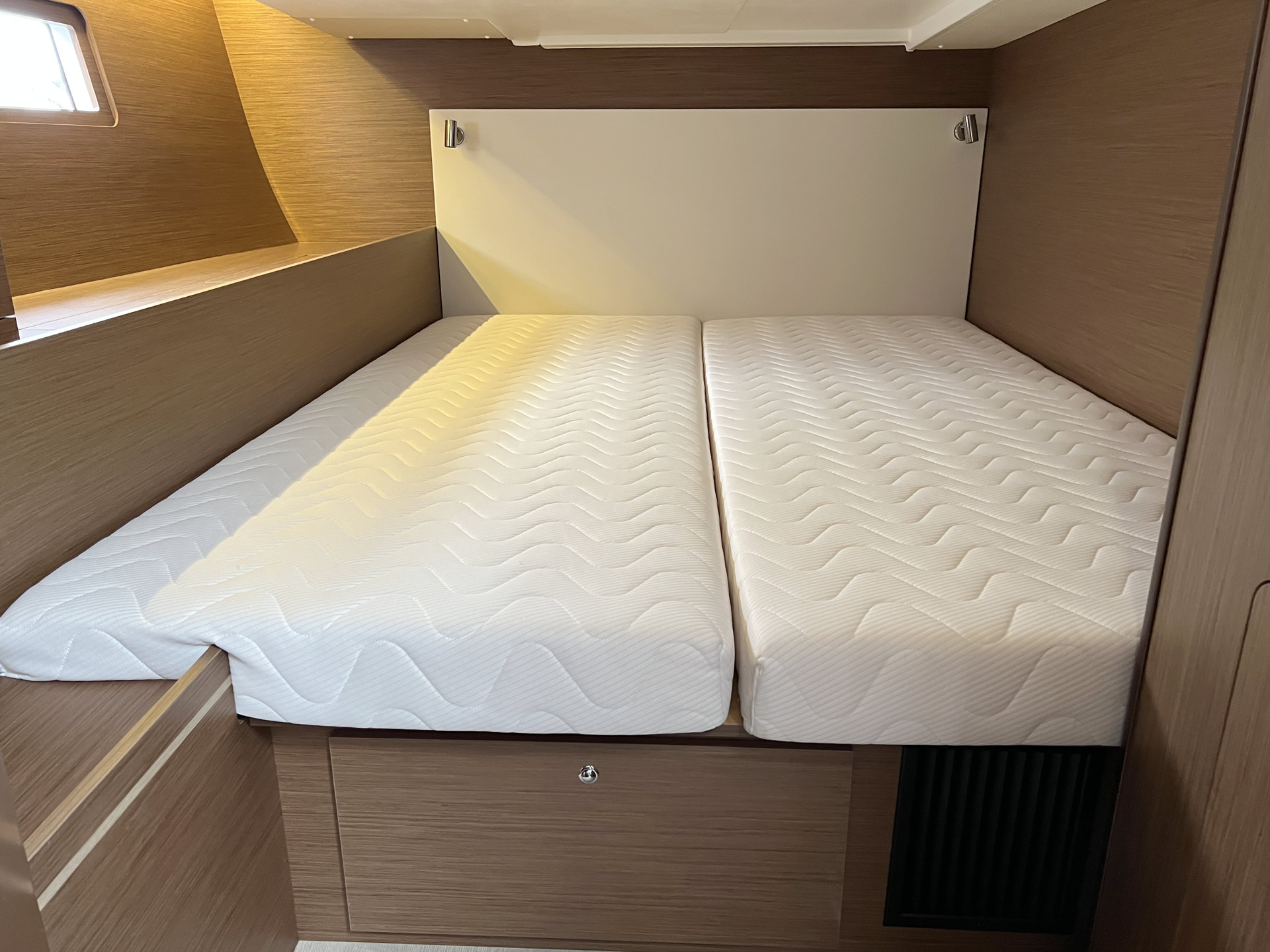 Oceanis 51.1 — photo 19