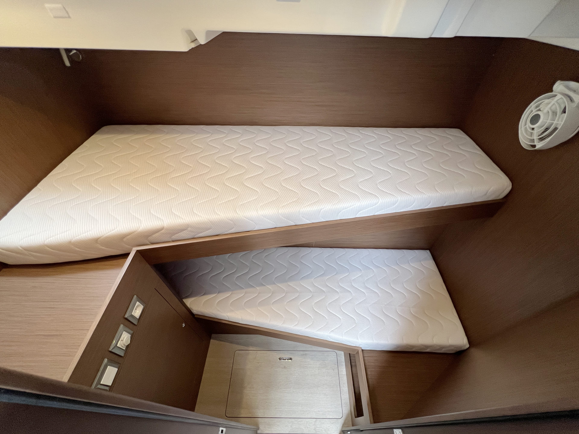 Oceanis 51.1 — photo 20