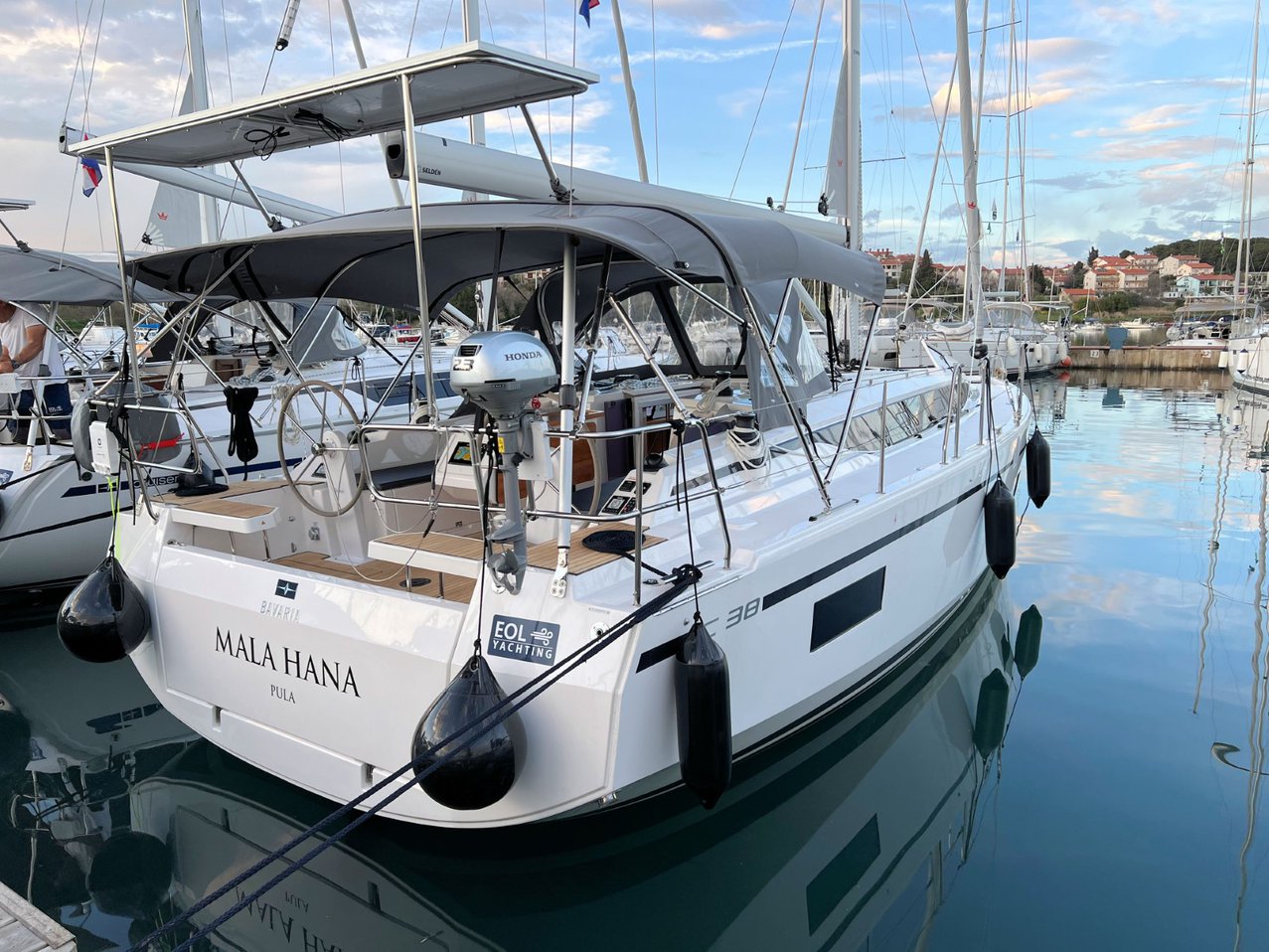 Bavaria C38 — photo 8