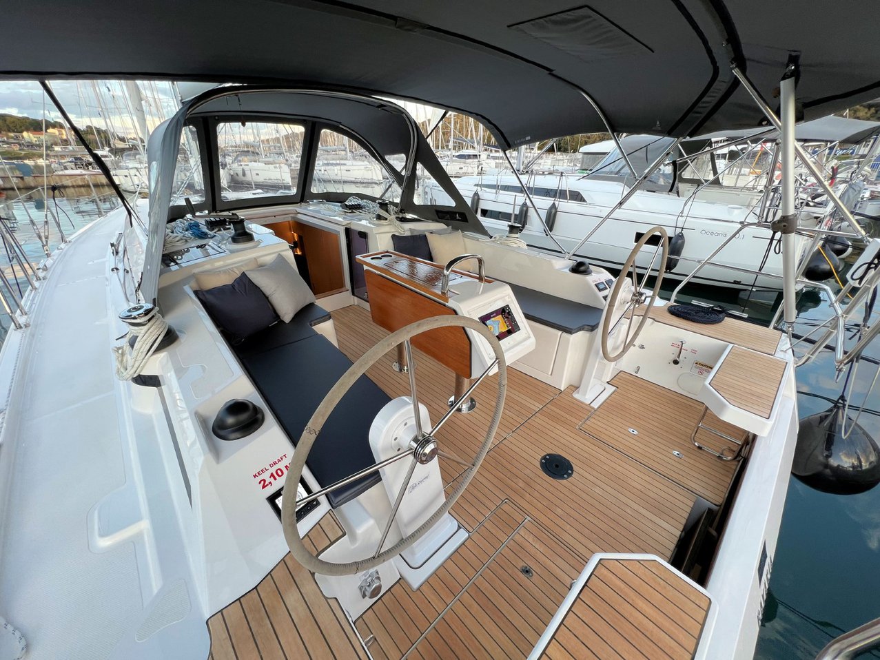 Bavaria C38 — photo 9