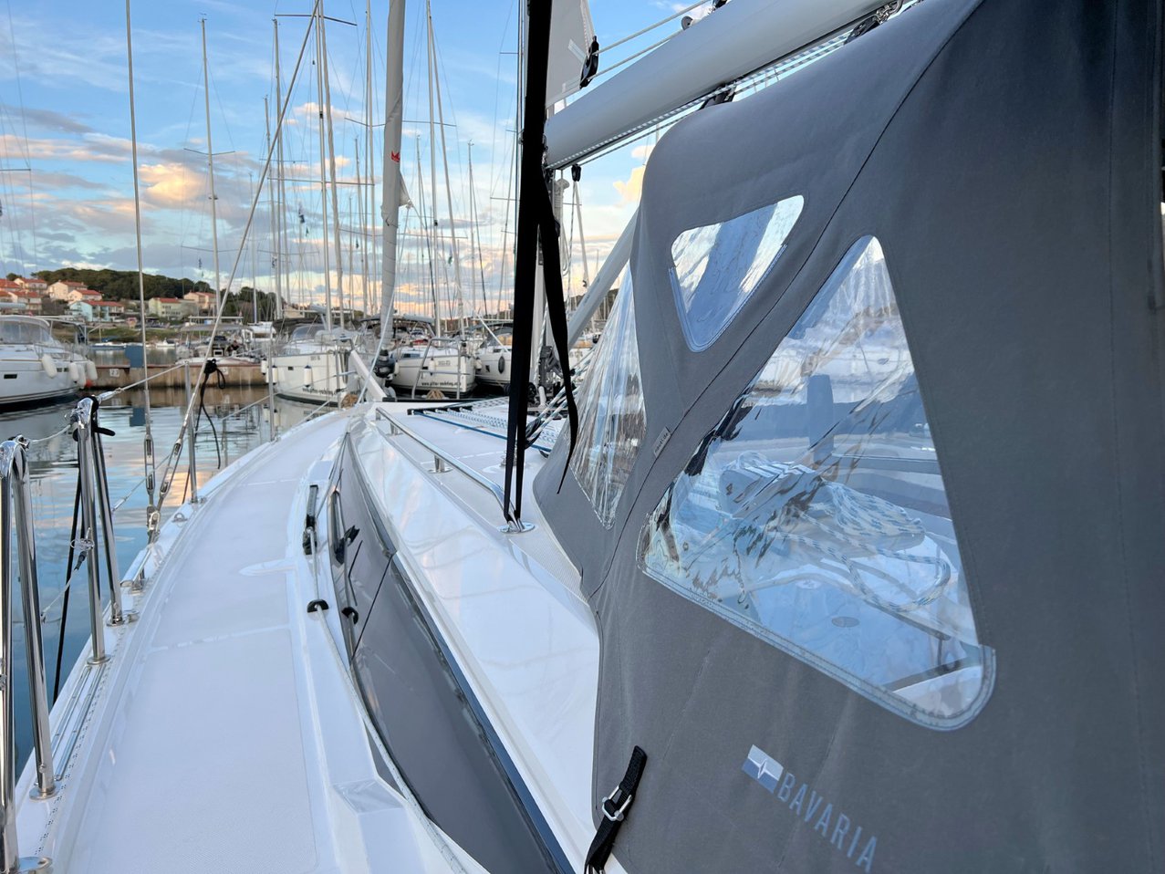 Bavaria C38 — photo 11
