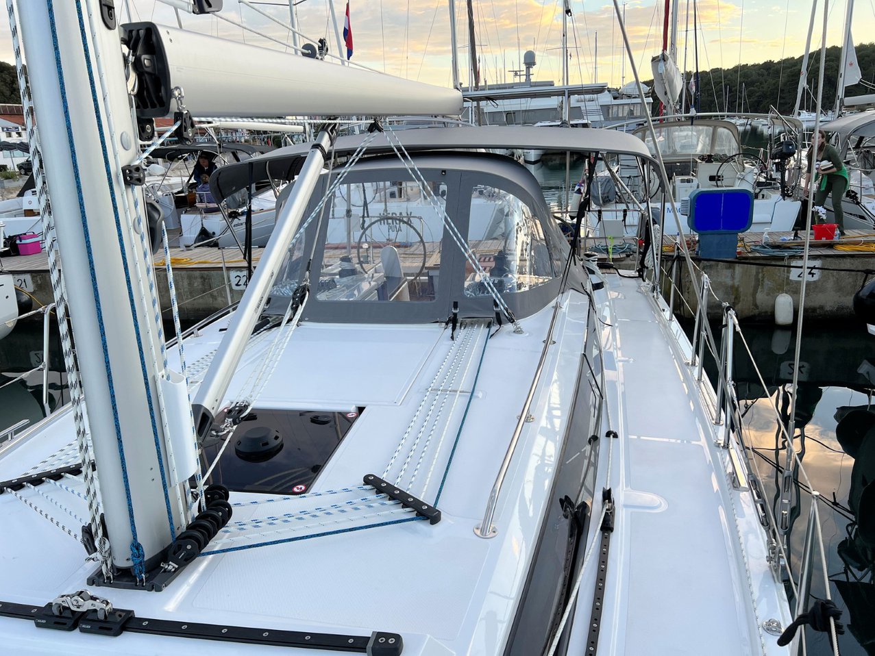 Bavaria C38 — photo 12