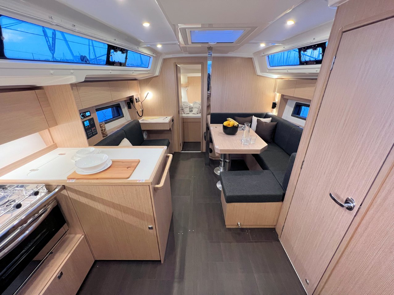 Bavaria C38 — photo 17