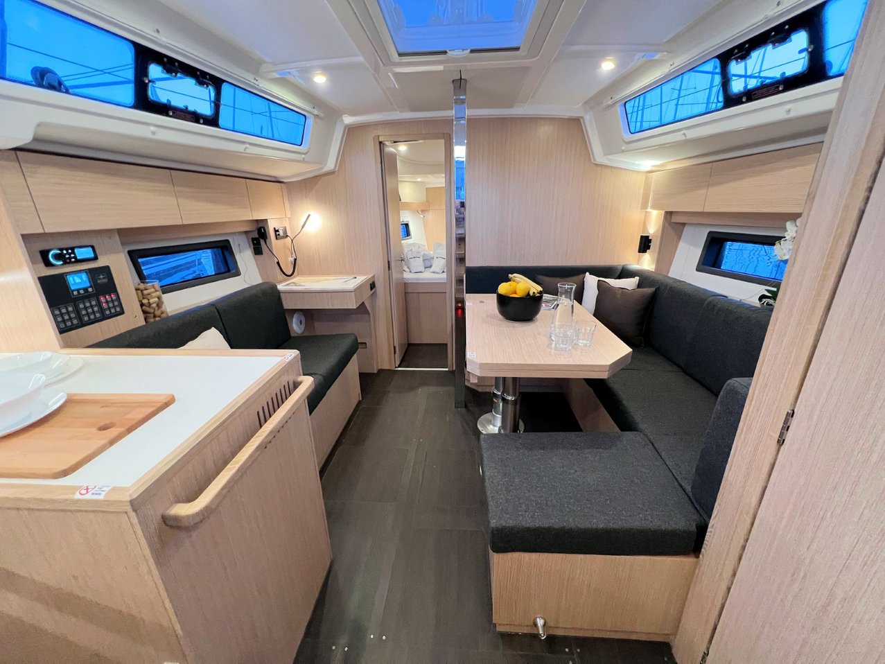 Bavaria C38 — photo 18