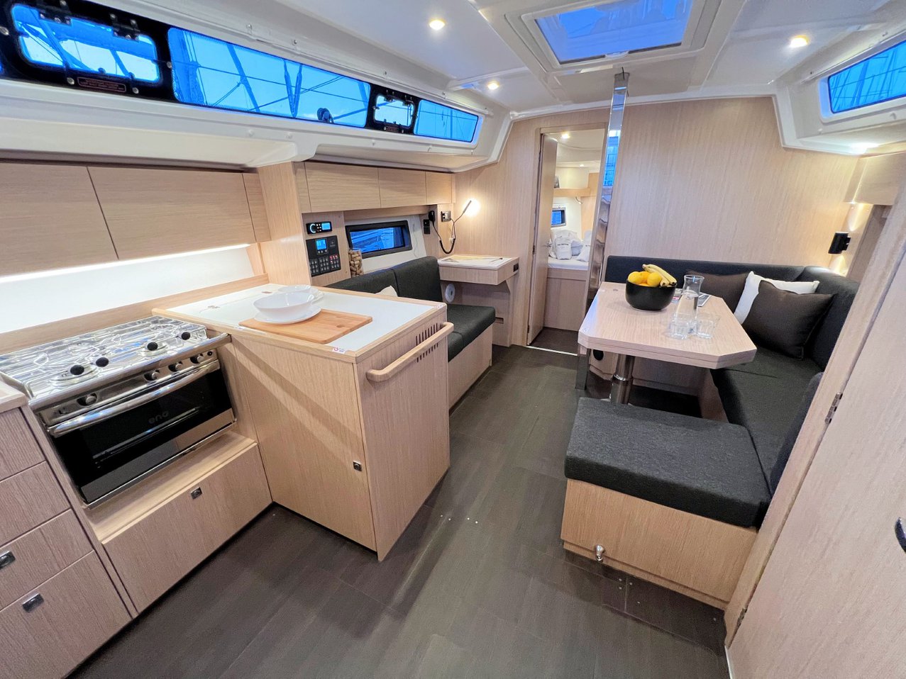 Bavaria C38 — photo 19