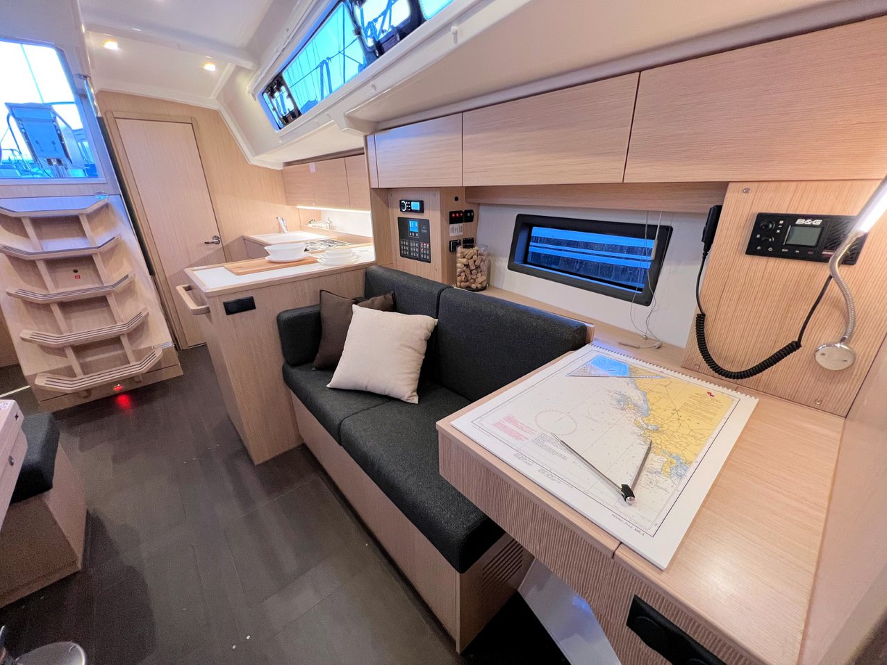 Bavaria C38 — photo 25