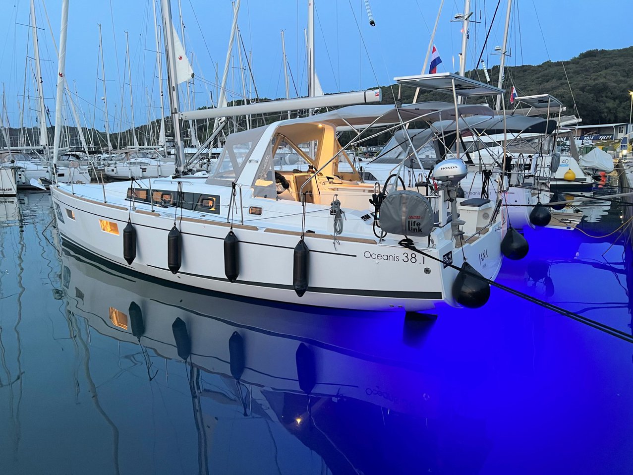 Oceanis 38.1 — photo 3