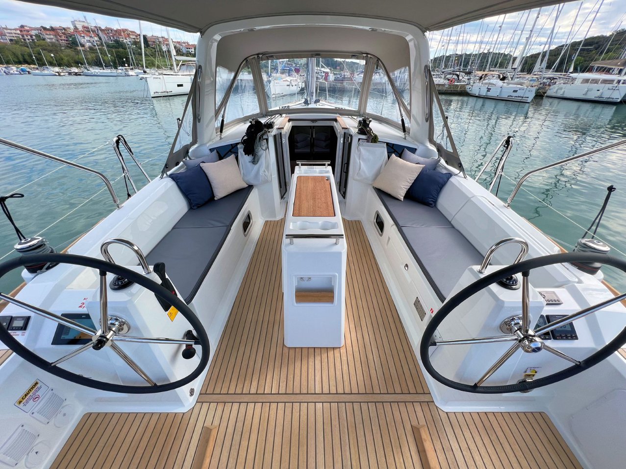 Oceanis 38.1 — photo 10