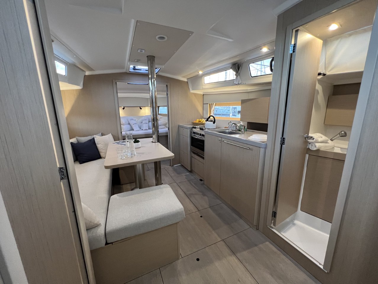 Oceanis 38.1 — photo 20