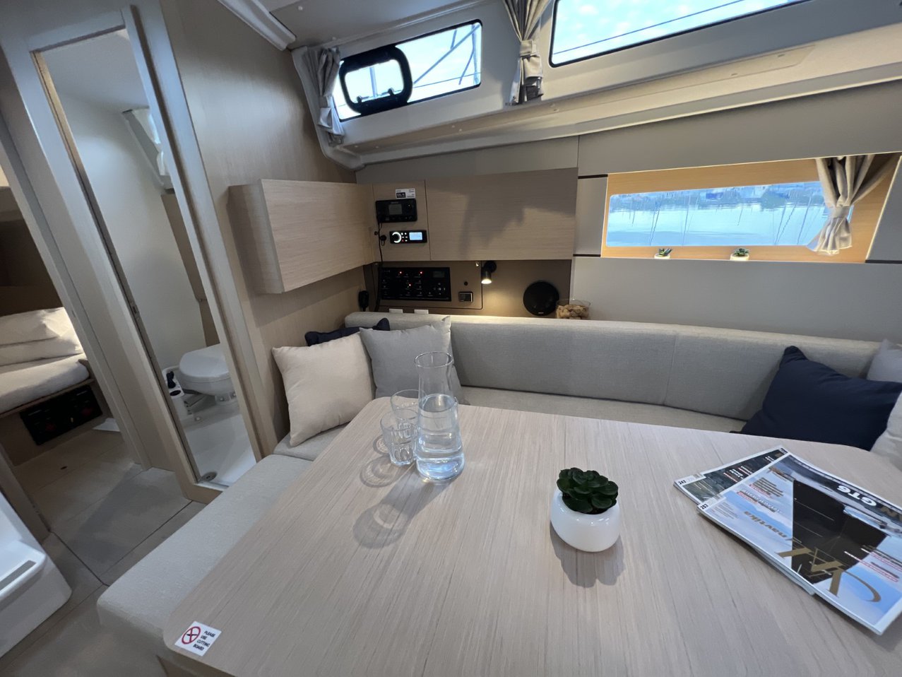 Oceanis 38.1 — photo 27