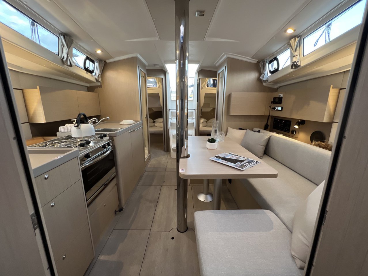 Oceanis 38.1 — photo 28