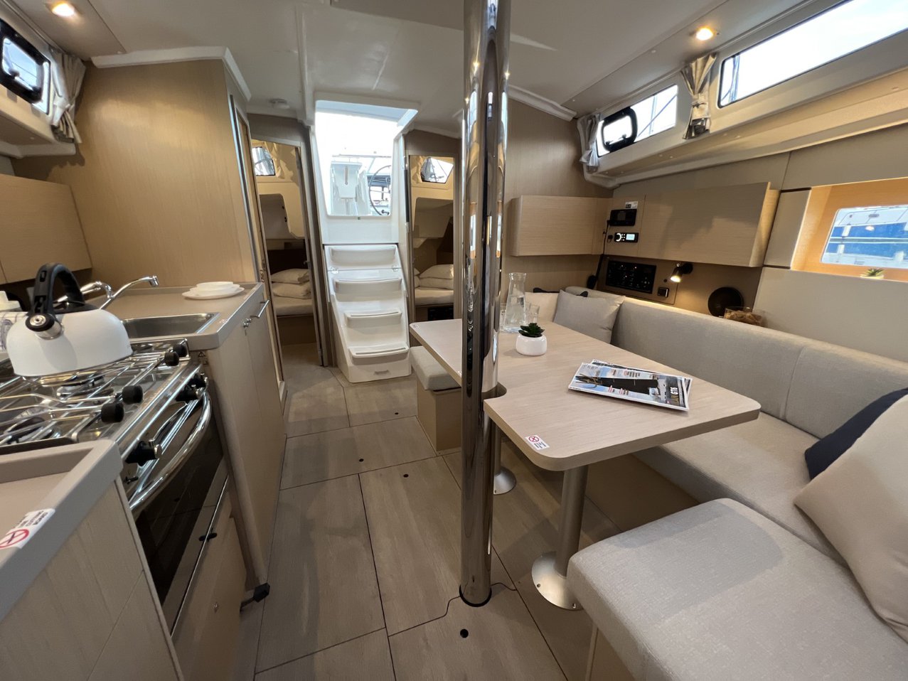 Oceanis 38.1 — photo 29