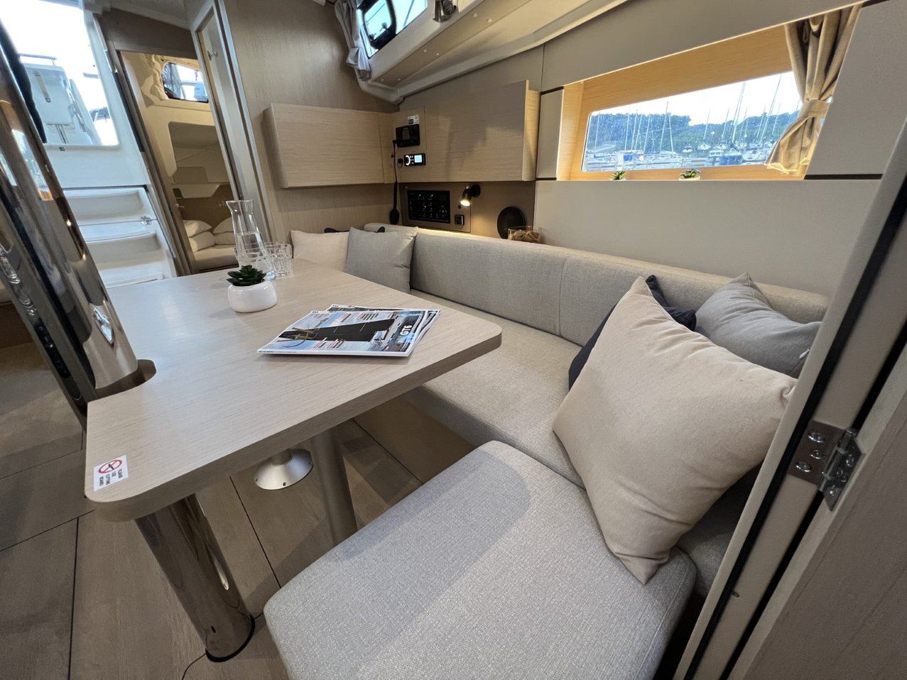 Oceanis 38.1 — photo 30