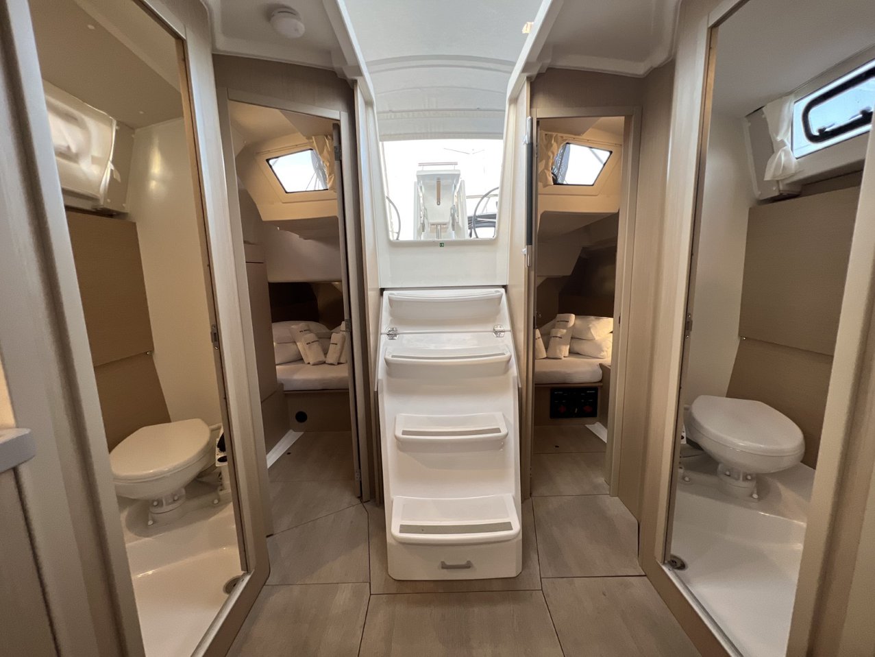 Oceanis 38.1 — photo 35