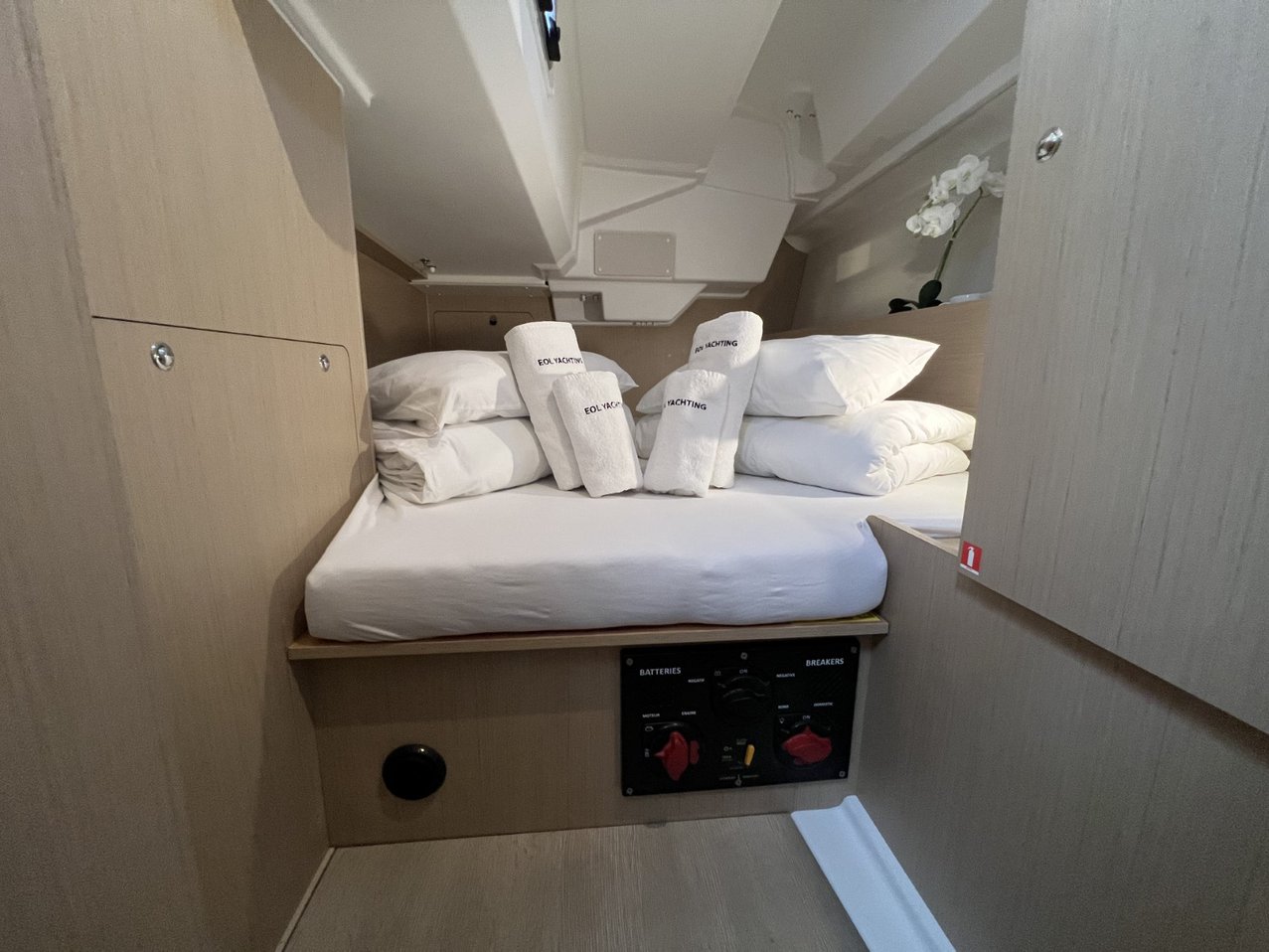 Oceanis 38.1 — photo 37