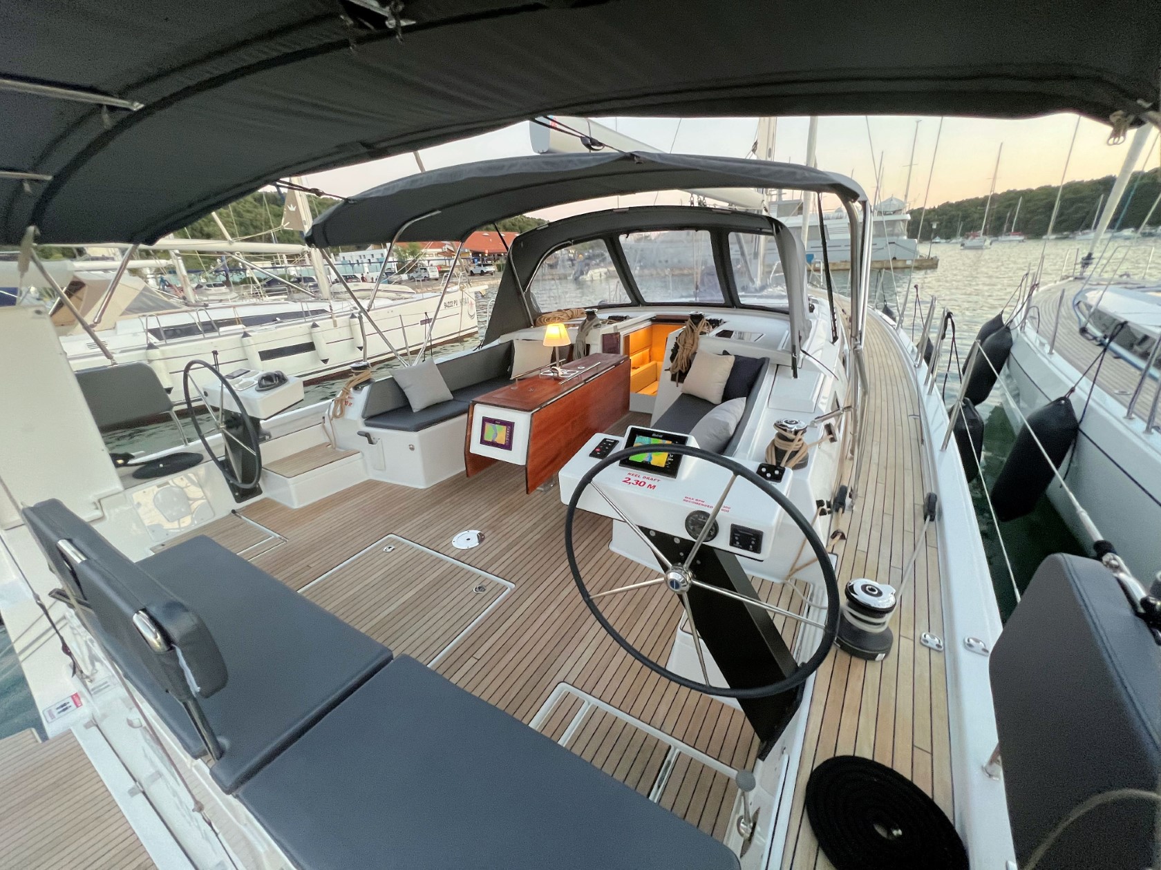 Dufour 470 - 5 cab. — photo 23
