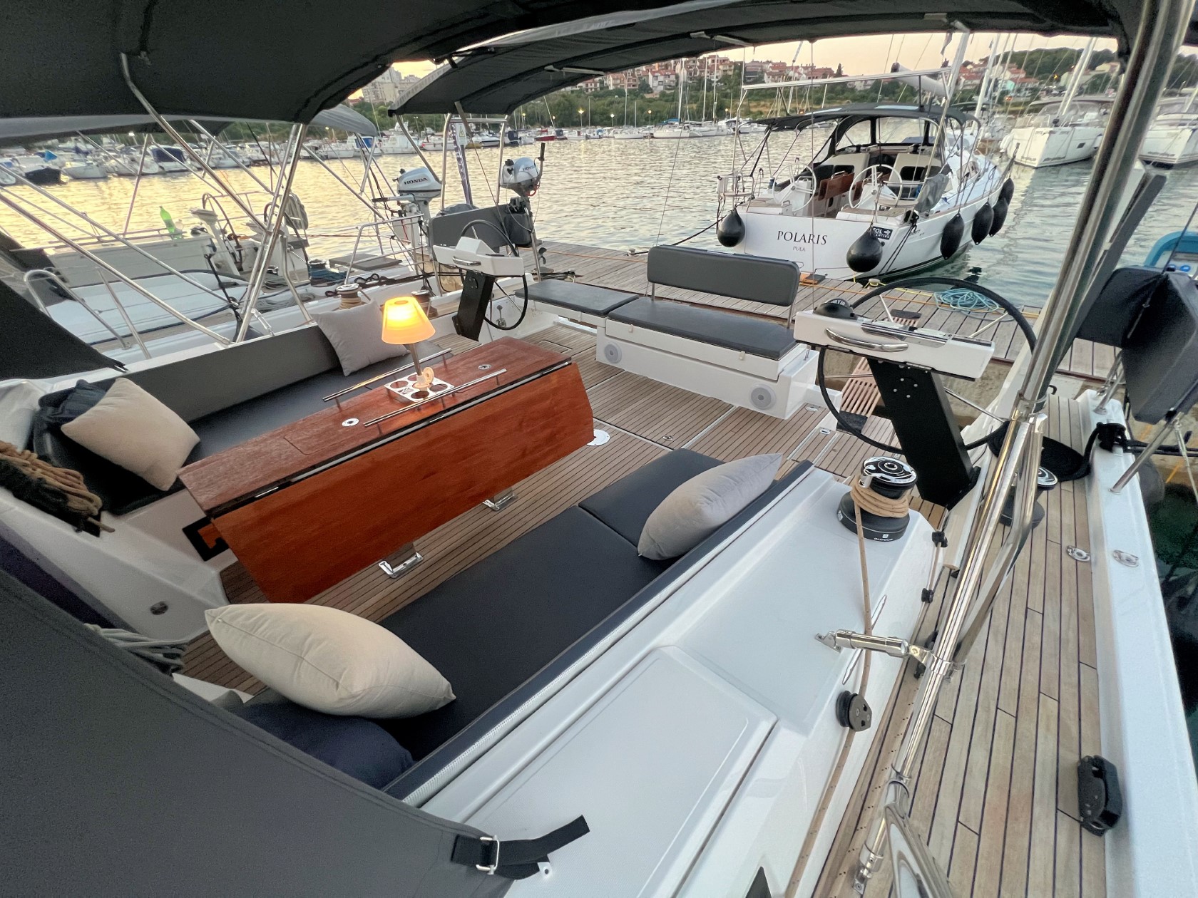Dufour 470 - 5 cab. — photo 24