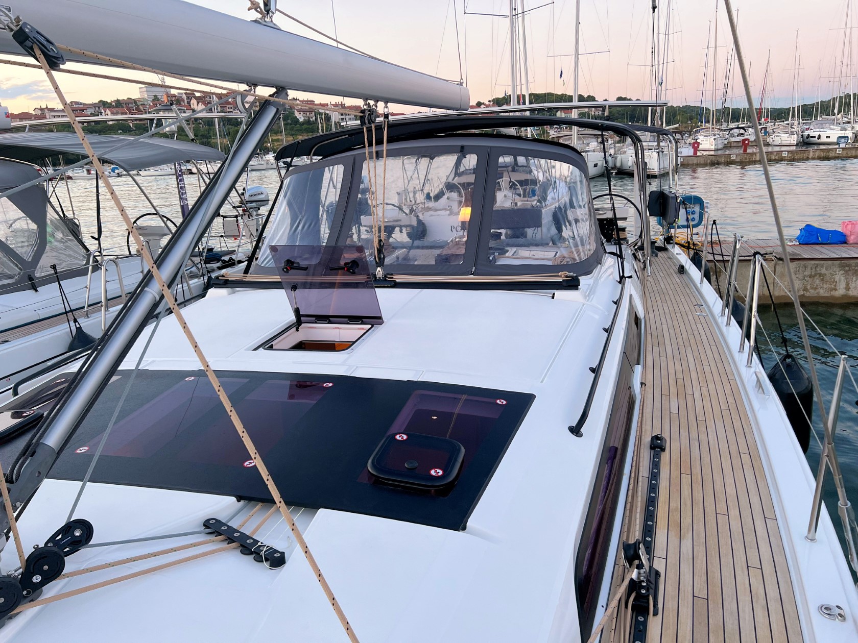 Dufour 470 - 5 cab. — photo 30
