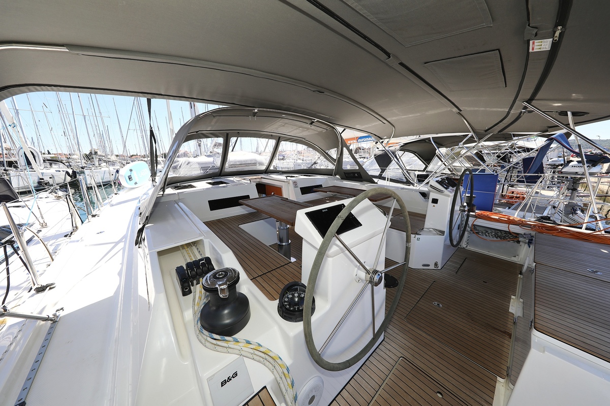 Bavaria C50 Style - 4 + 1 cab. — photo 8