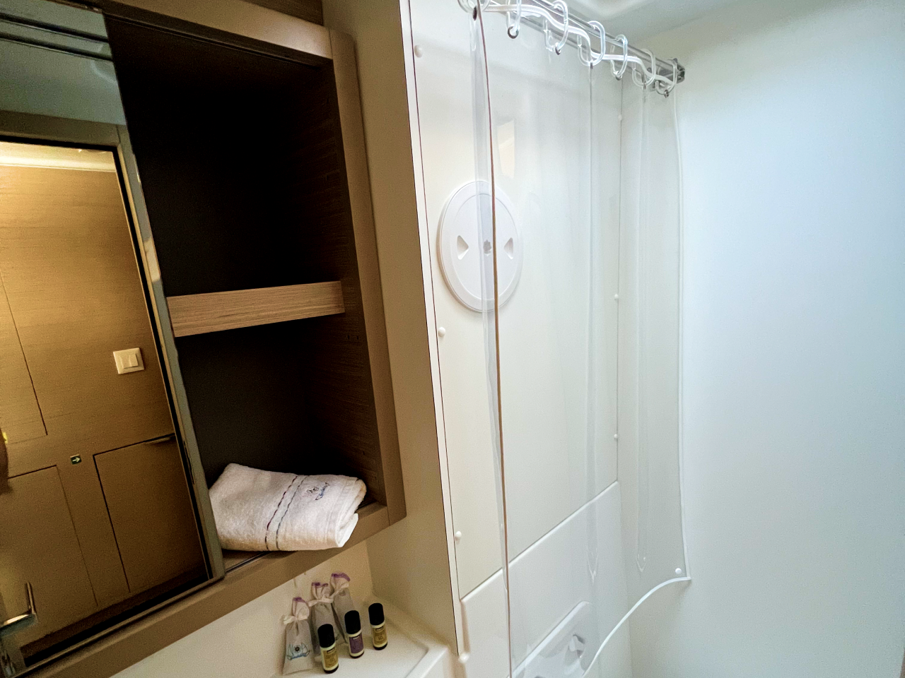Lagoon 40 - 4 + 2 cab — photo 12