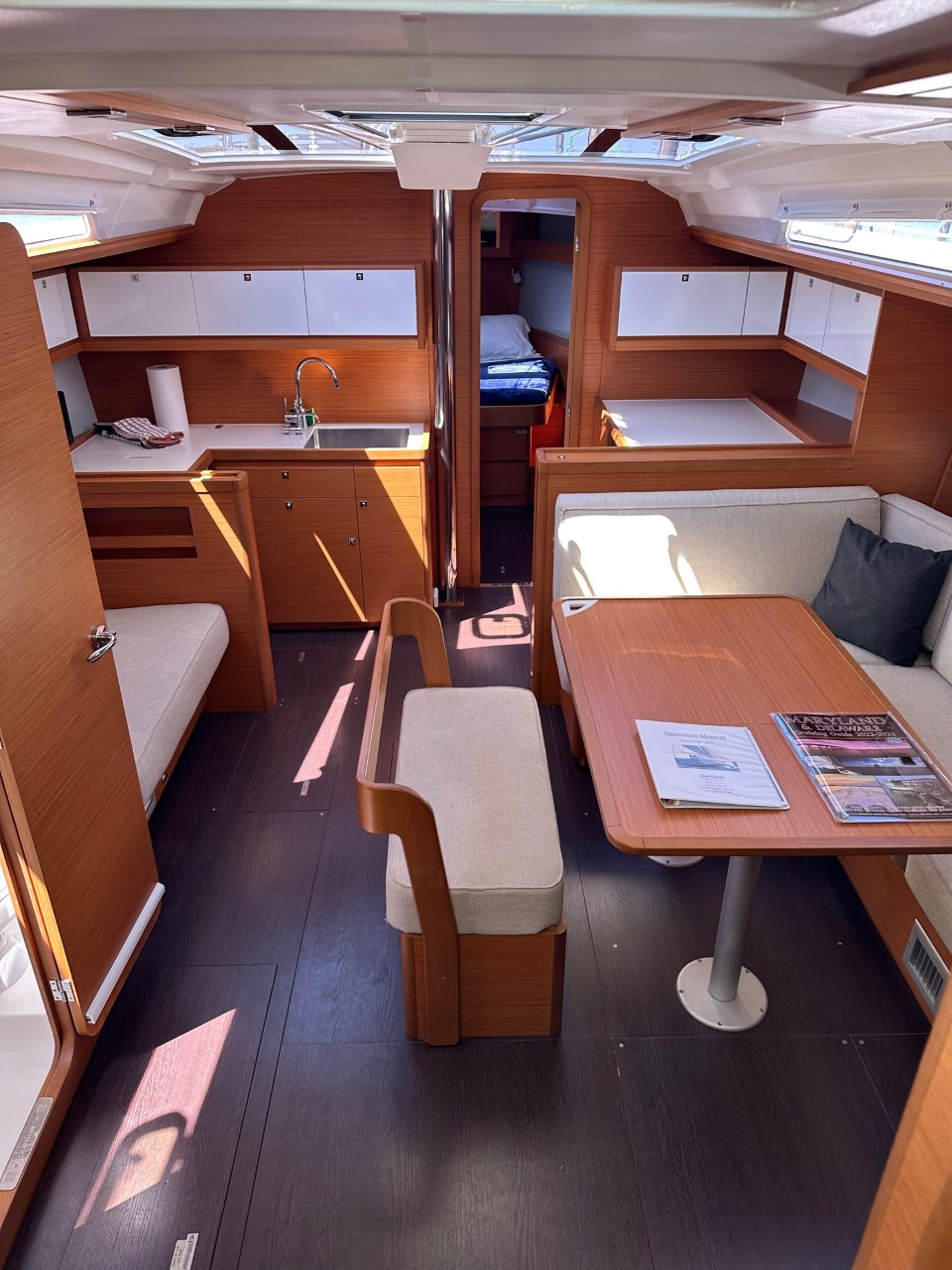 Dufour 430 - 3 cab. — photo 9