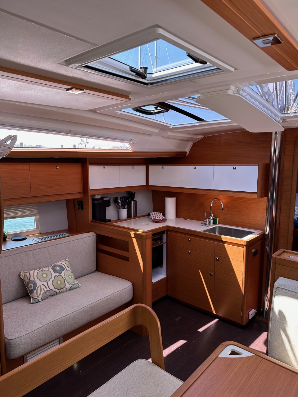 Dufour 430 - 3 cab. — photo 10