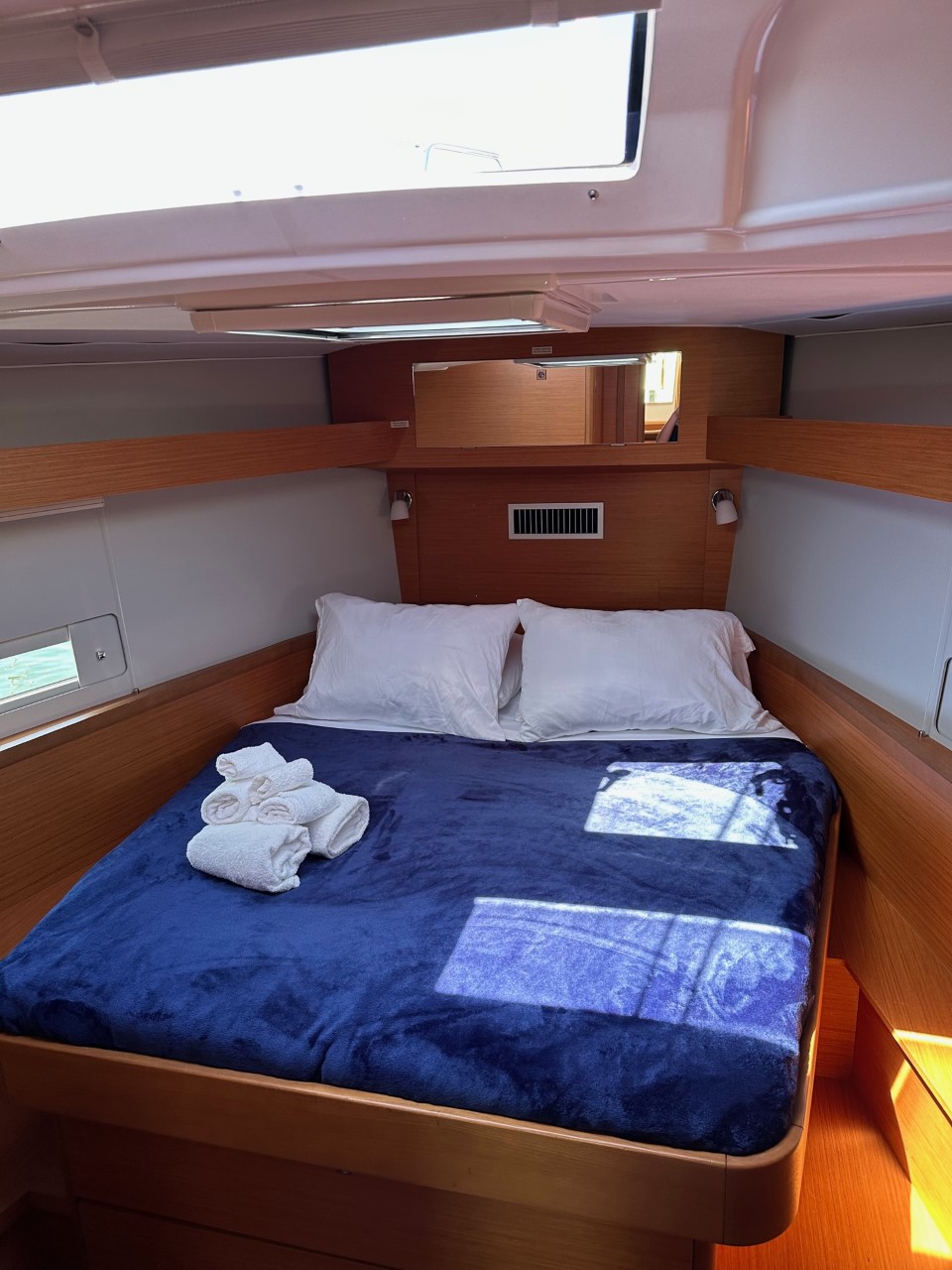 Dufour 430 - 3 cab. — photo 12