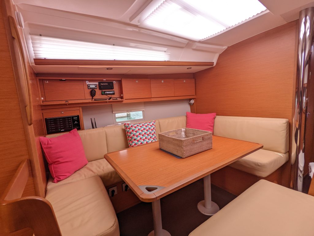 Dufour 430 — photo 10