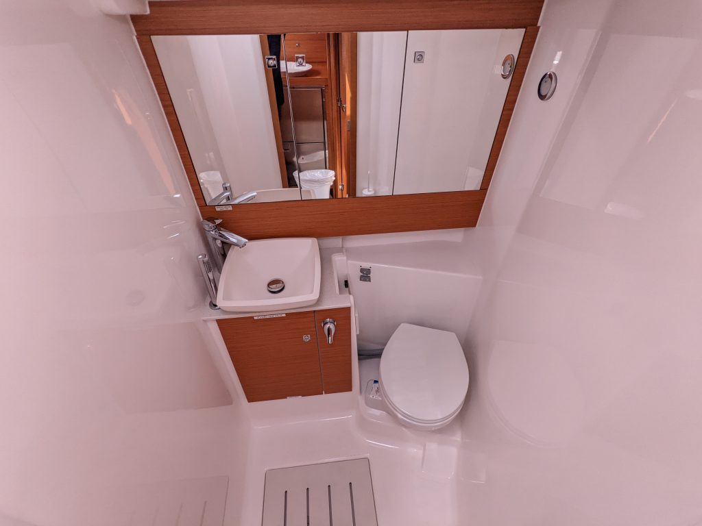 Dufour 430 — photo 16