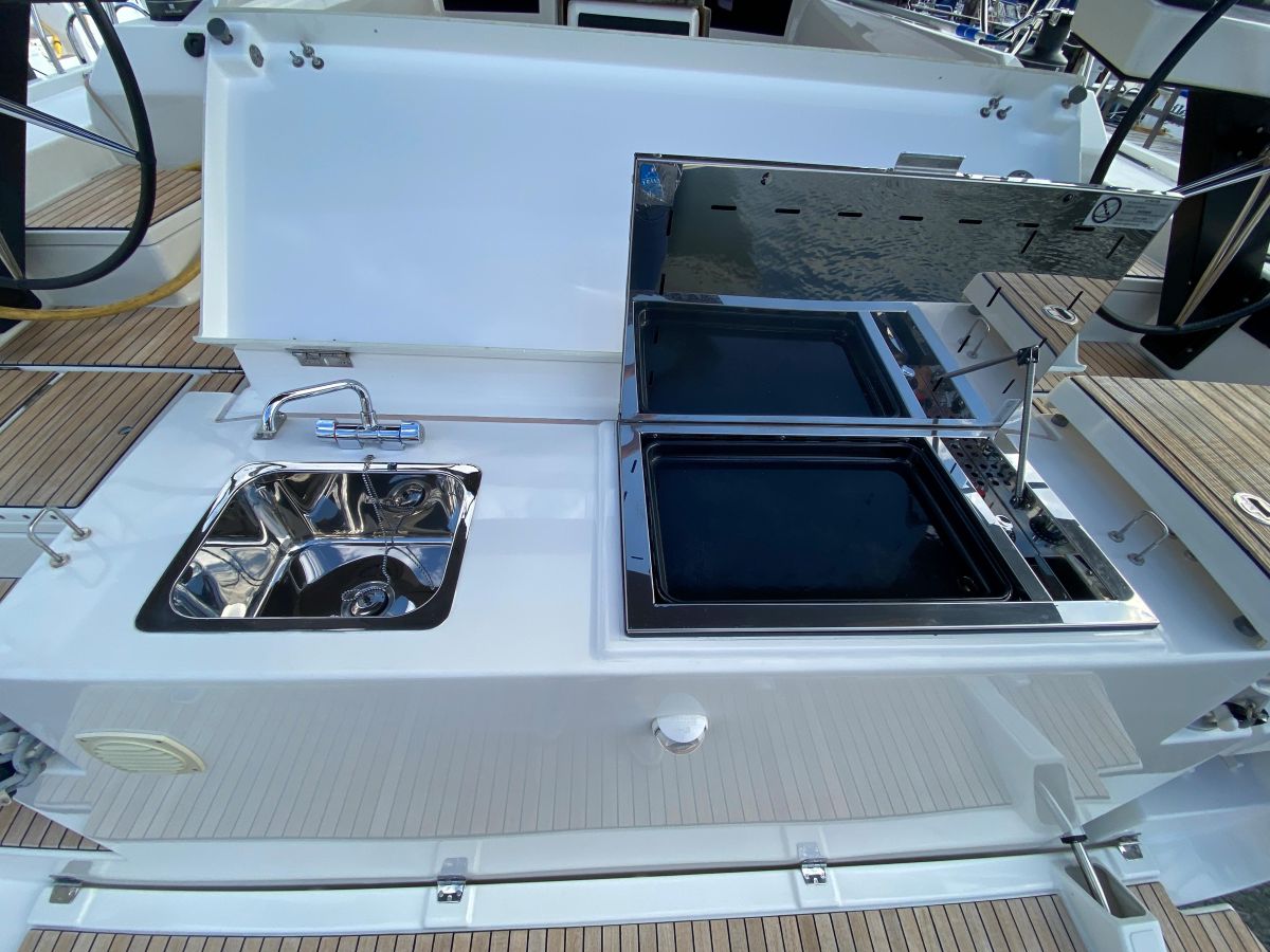 Dufour 530 - 4 cab. — photo 38
