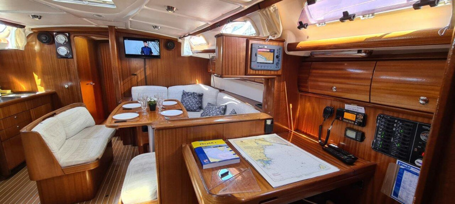 Bavaria 44 — photo 9