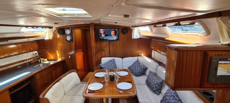 Bavaria 44 — photo 10