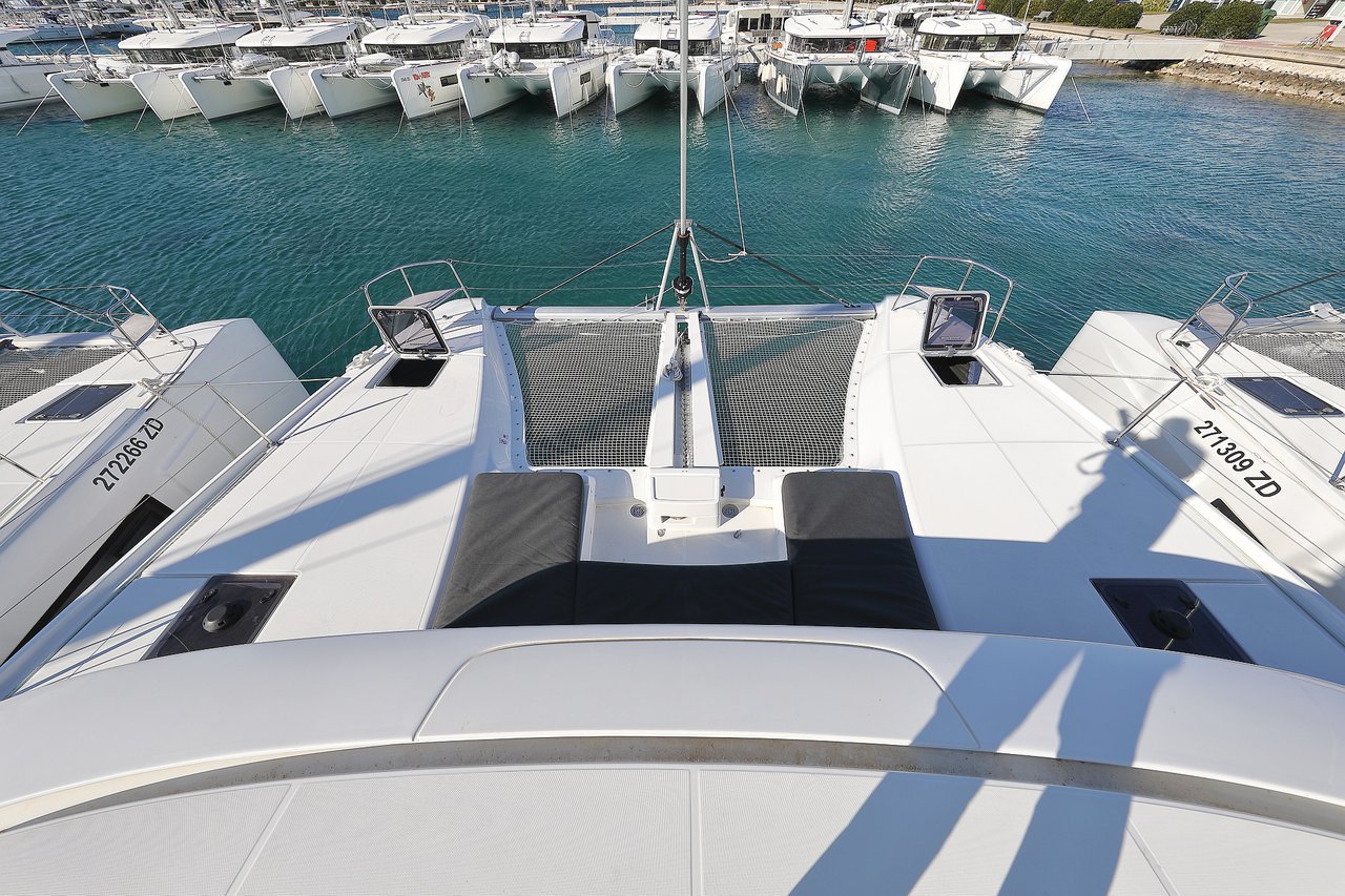 Lagoon 46 - 4 + 2 cab. — photo 7