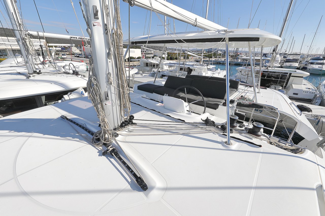 Lagoon 46 - 4 + 2 cab. — photo 10