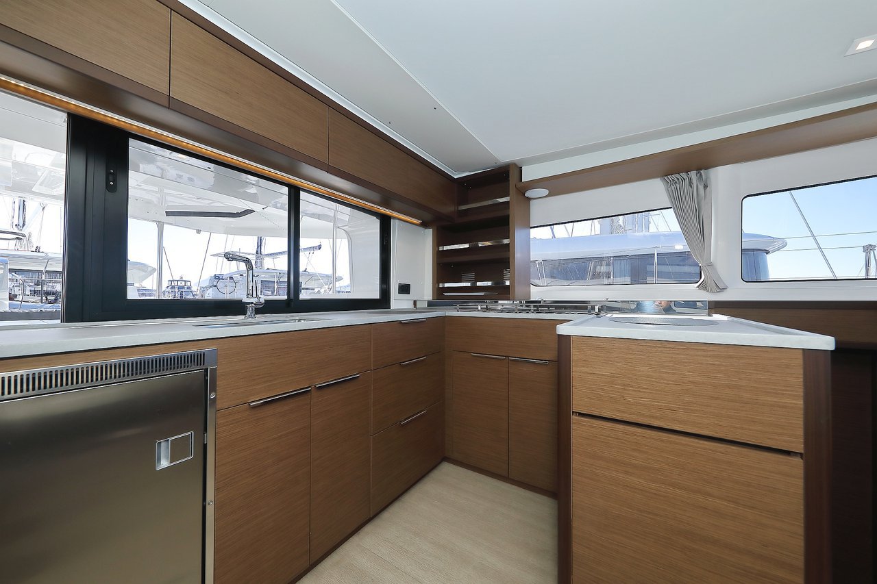 Lagoon 46 - 4 + 2 cab. — photo 25