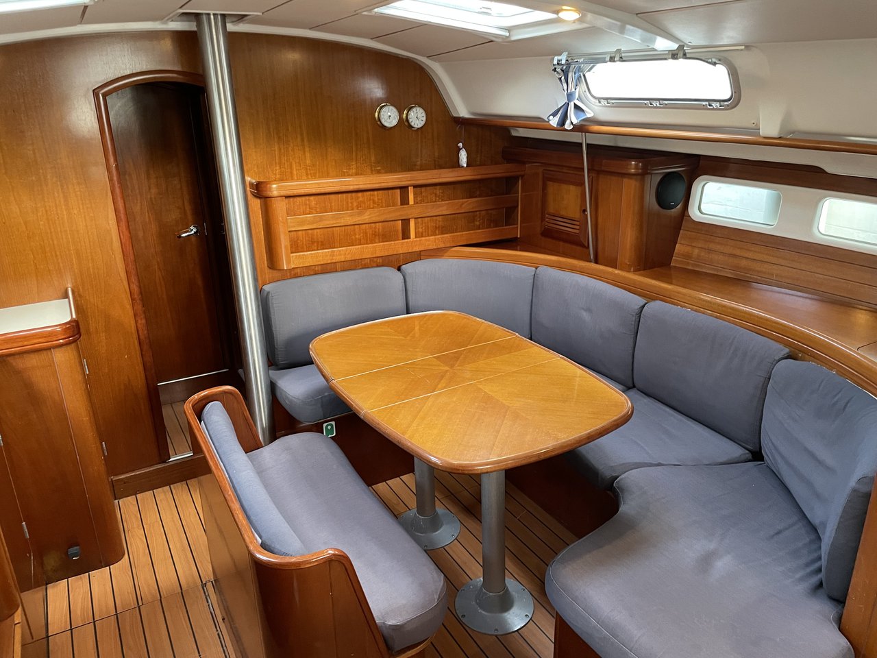 Oceanis 411 Celebration — photo 12